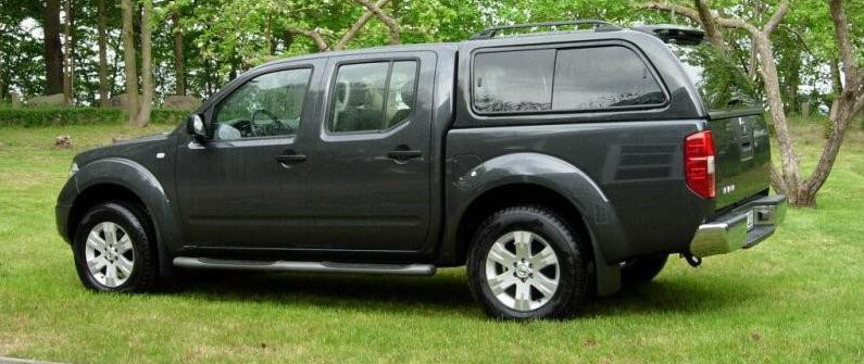 CARRYBOY Hardtop 560 mit seitlichen Schiebefenster für Nissan Navara D40 Doppelkabine Langform Lackierung in Wagenfarbe